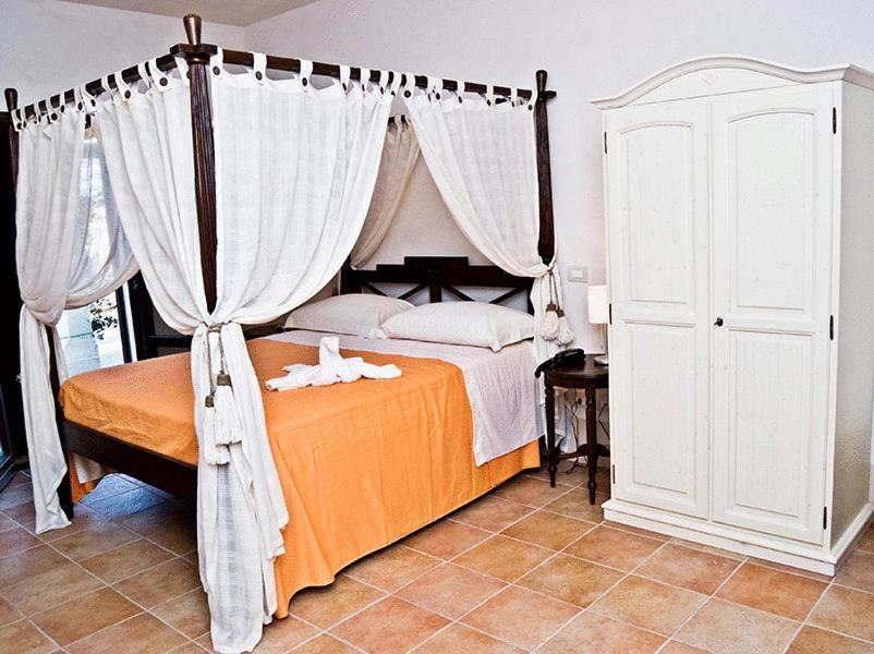 Masseria Li Campi Cavallino di Lecce Exterior photo